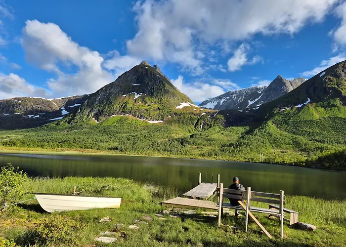 Nyaraló Blatind, Rekkedal Gjestegard - *