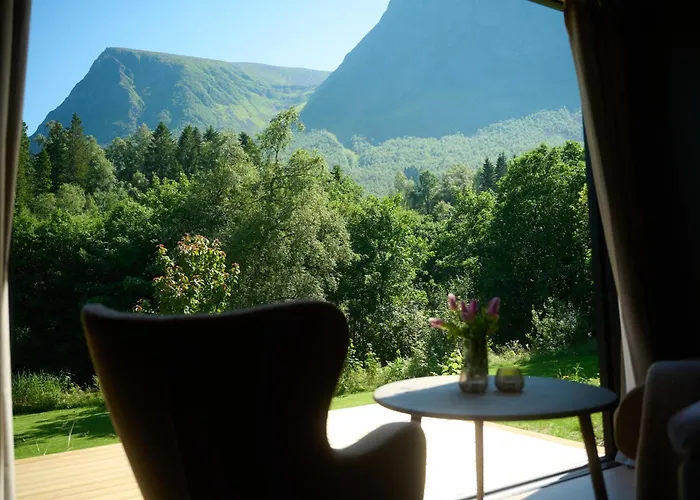 Nyaraló Blatind, Rekkedal Gjestegard -